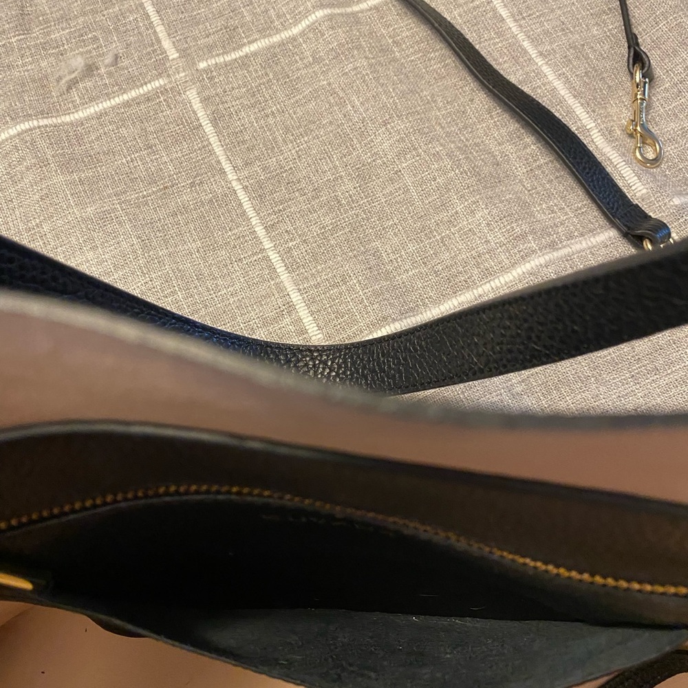 Cuyana Black Leather Tote - Picture 5 of 8